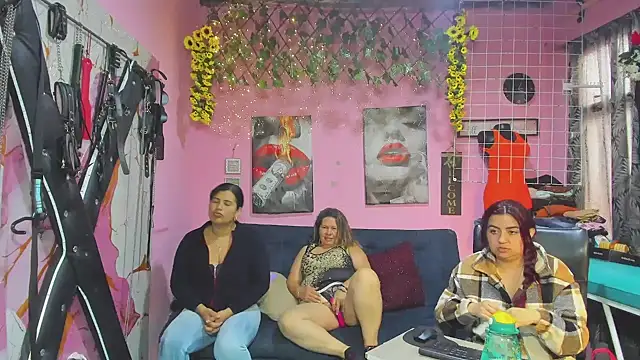 lesbiancuple online show from 14, 5, 2026