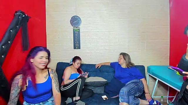 lesbiancuple online show from 3, 10, 2025