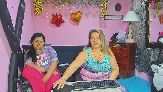 lesbiancuple online show from 23, 2, 2026