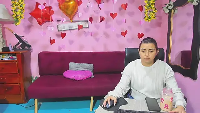 lesbiancuple online show from 11, 2, 2026