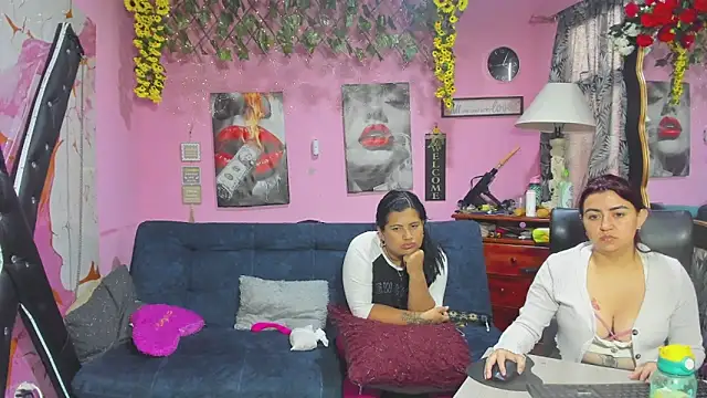 lesbiancuple online show from 28, 4, 2026