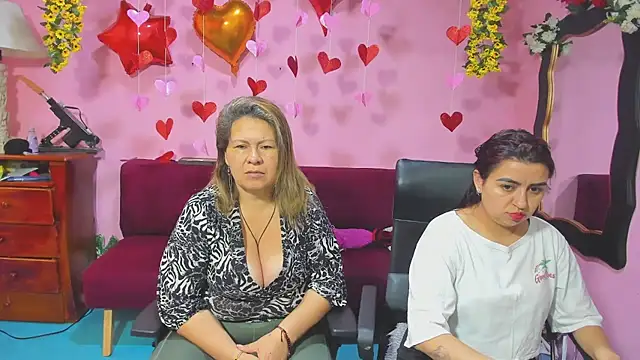 lesbiancuple online show from 13, 2, 2026