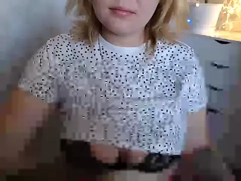 Snapshot of leeilawow chatting on 12, 5, 2026 leeilawow online show from 12, 5, 2026