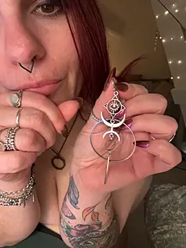 LunaMoongirl online show from 17, 10, 2025