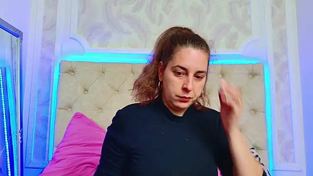 KarinaNoir online show from 6, 4, 2026