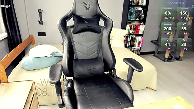 Snapshot of Web-cam-angel chatting on 10, 10, 2025 Web-cam-angel online show from 10, 10, 2025