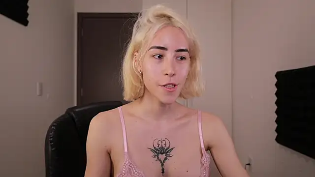 laliwhite online show from 27, 10, 2025