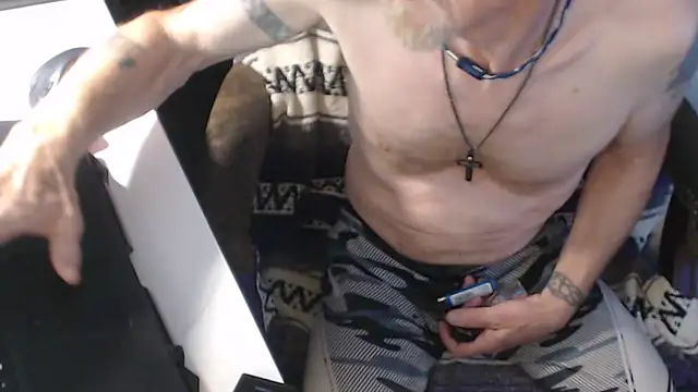 QueenDenizeAndTheCaptain online show from 11, 9, 2025