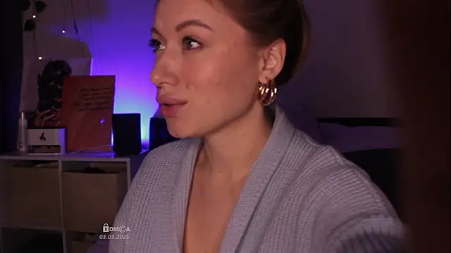 Blondie Bunny online show from 3, 3, 2025