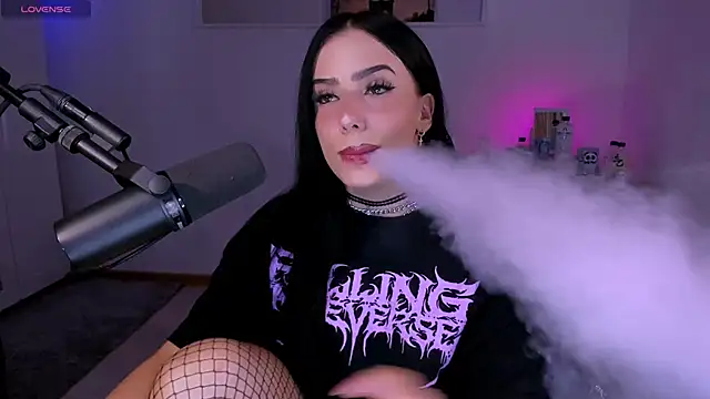 SofiRusselle online show from 30, 1, 2025