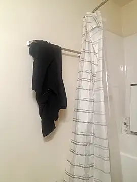 yellowwetfox online show from 8, 2, 2026