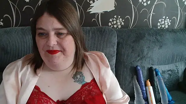 HouseWifeWhore Milf online show from 23, 9, 2025