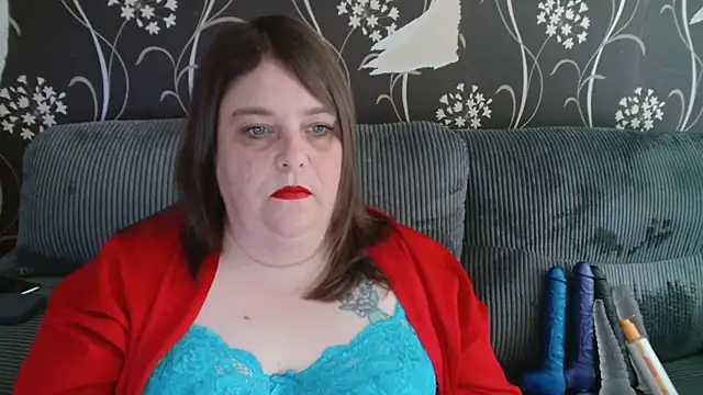 HouseWifeWhore Milf online show from 18, 9, 2025