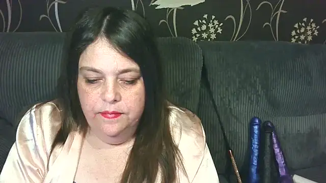 HouseWifeWhore Milf online show from 22, 4, 2026