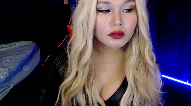 stacey wills44 online show from 4, 1, 2025