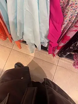 CrazzyChicks online show from 5, 10, 2025