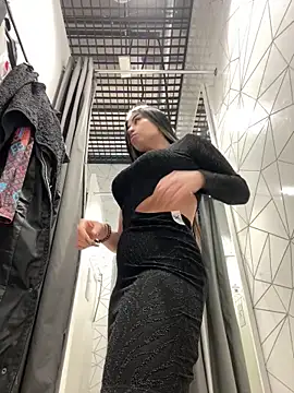 CrazzyChicks online show from 3, 3, 2025