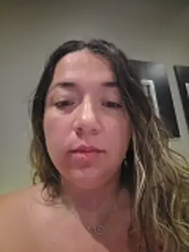 isabella rossse online show from 5, 4, 2026