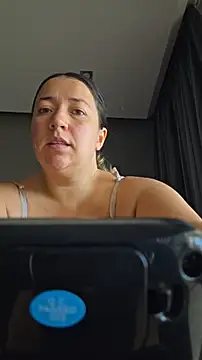 isabella rossse online show from 26, 4, 2026