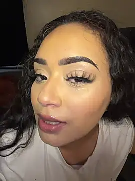 Snapshot of CarmelaAnthony chatting on 29, 11, 2025 CarmelaAnthony online show from 29, 11, 2025