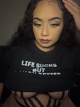 Snapshot of CarmelaAnthony chatting on 26, 11, 2025 CarmelaAnthony online show from 26, 11, 2025