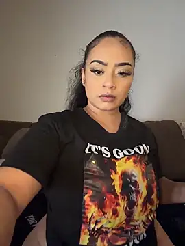 Snapshot of CarmelaAnthony chatting on 21, 11, 2025 CarmelaAnthony online show from 21, 11, 2025