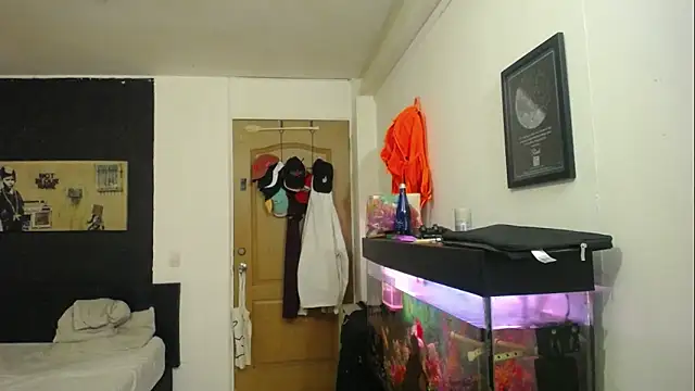 romeolovedark online show from 22, 3, 2025