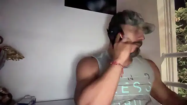 romeolovedark online show from 3, 10, 2025