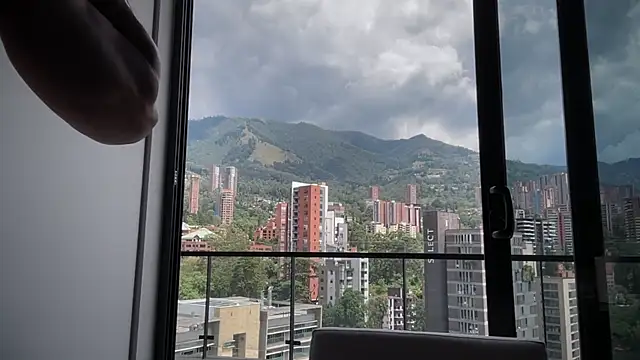 romeolovedark online show from 4, 10, 2025