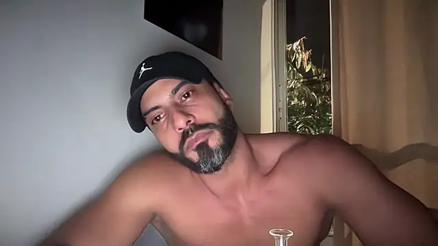 romeolovedark online show from 3, 2, 2026