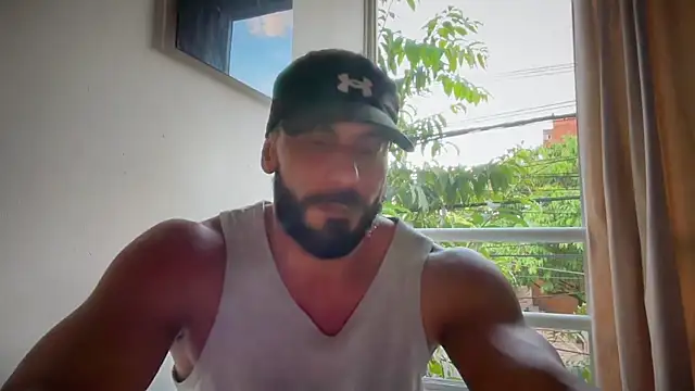 Snapshot of romeolovedark chatting on 10, 7, 2026 romeolovedark online show from 10, 7, 2026
