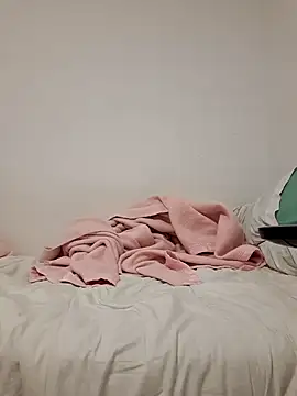 laura dirtyhot online show from 1, 1, 2025