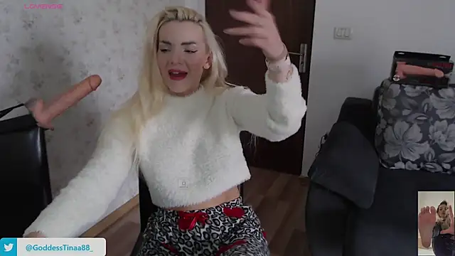 Snapshot of Goddess_Tina chatting on 10, 11, 2025 Goddess Tina online show from 10, 11, 2025