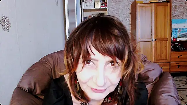 Snapshot of AnnieEltgant chatting on 8, 12, 2024 AnnieEltgant online show from 8, 12, 2024
