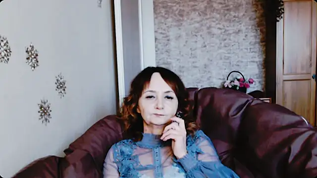 Snapshot of AnnieEltgant chatting on 16, 11, 2025 AnnieEltgant online show from 16, 11, 2025