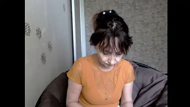 AnnieEltgant online show from 29, 6, 2026