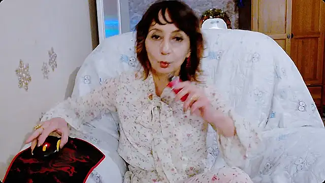 Snapshot of AnnieEltgant chatting on 20, 12, 2024 AnnieEltgant online show from 20, 12, 2024