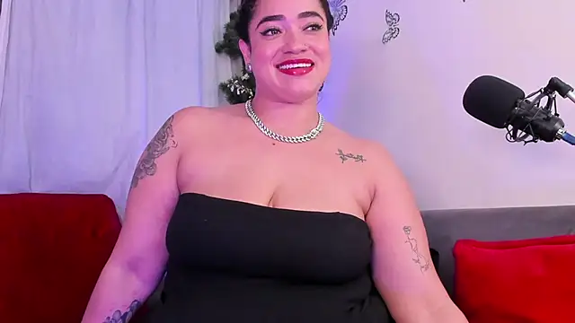 HannaMiillsxh online show from 25, 5, 2026