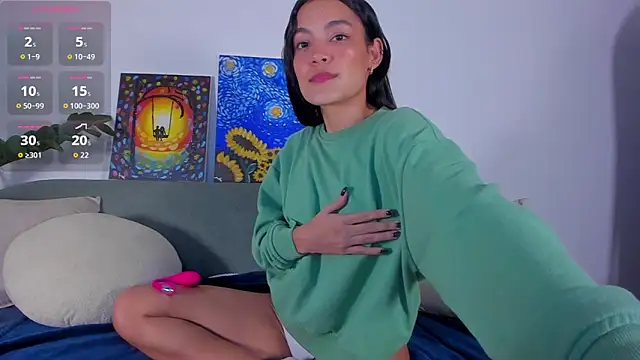 TIFFANYRUSSO online show from 9, 10, 2025