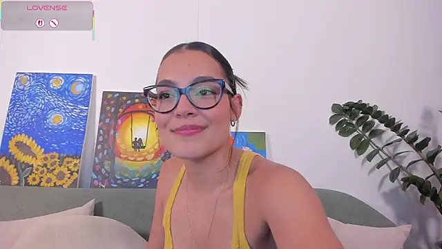 Snapshot of TIFFANYRUSSO chatting on 18, 6, 2026 TIFFANYRUSSO online show from 18, 6, 2026