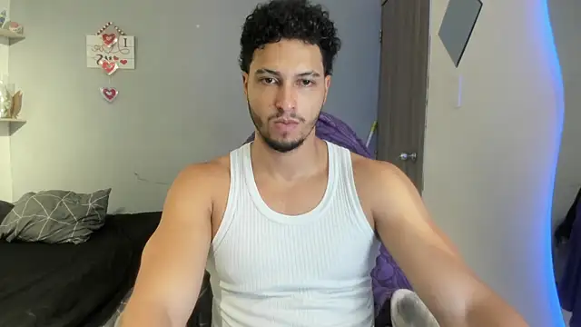 Snapshot of Kris_Khalifa69 chatting on 15, 7, 2026 Kris Khalifa69 online show from 15, 7, 2026
