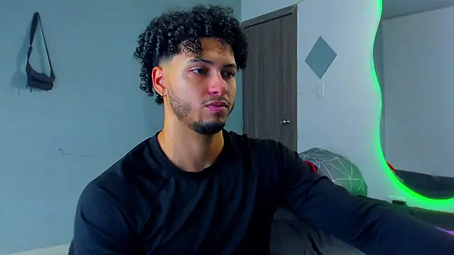 Snapshot of Kris_Khalifa69 chatting on 8, 2, 2026 Kris Khalifa69 online show from 8, 2, 2026