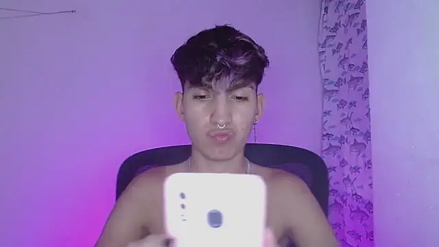 Snapshot of littlextreme chatting on 13, 2, 2025 littlextreme online show from 13, 2, 2025