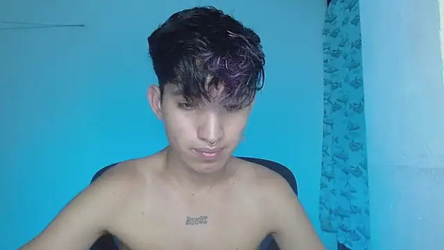 Snapshot of littlextreme chatting on 24, 2, 2025 littlextreme online show from 24, 2, 2025