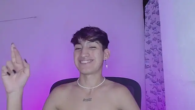 Snapshot of littlextreme chatting on 18, 2, 2025 littlextreme online show from 18, 2, 2025