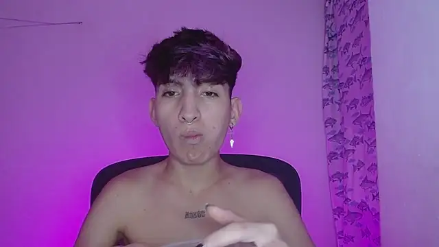 Snapshot of littlextreme chatting on 11, 2, 2025 littlextreme online show from 11, 2, 2025