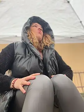 DaisyVibesss online show from 16, 2, 2025