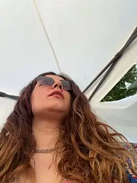 DaisyVibesss online show from 23, 5, 2026