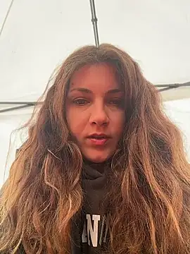 DaisyVibesss online show from 12, 4, 2026