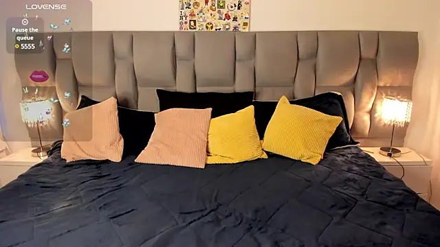 Nickytouse online show from 14, 2, 2025